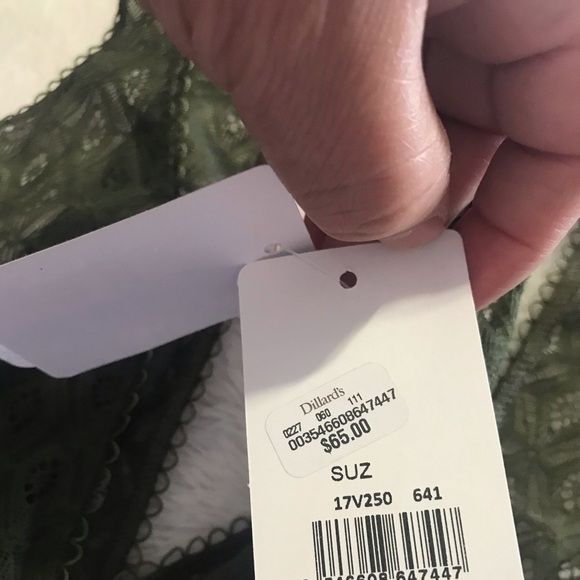 Lingerie Set - Picture 7 of 10